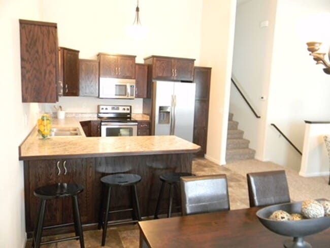 Building Photo - 3 bedroom Twin home