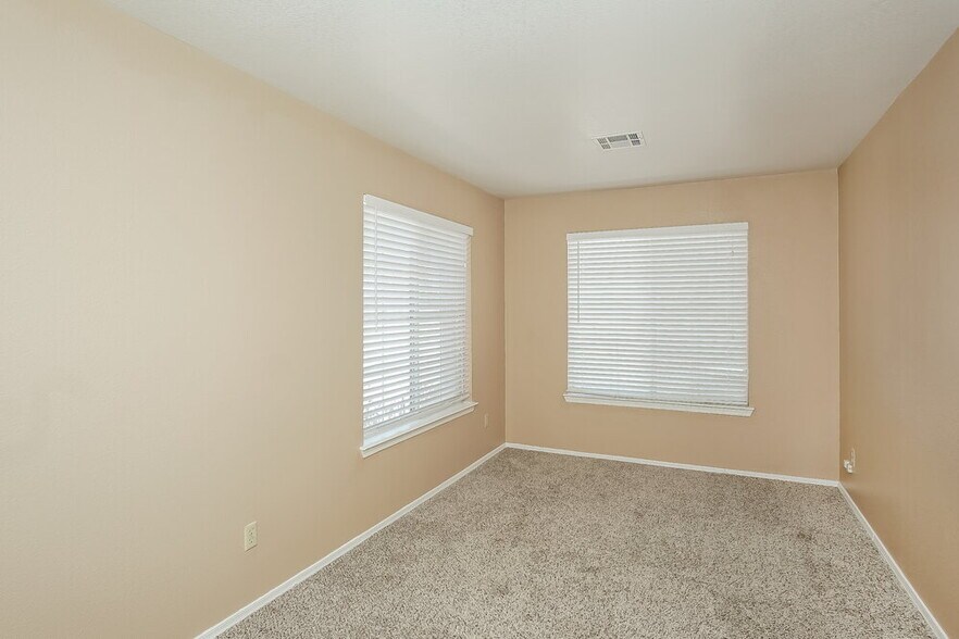 Building Photo - 5005 Monte Del Sol Ln
