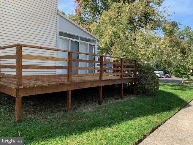 Building Photo - 8200 Aspen Glen Ct