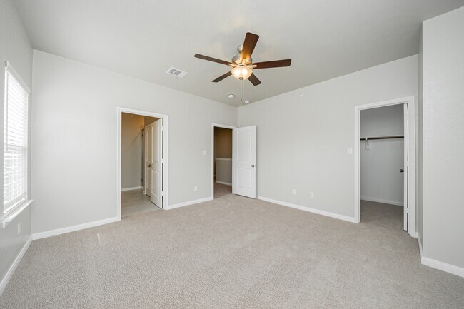 Building Photo - 4089 Cross Park Dr