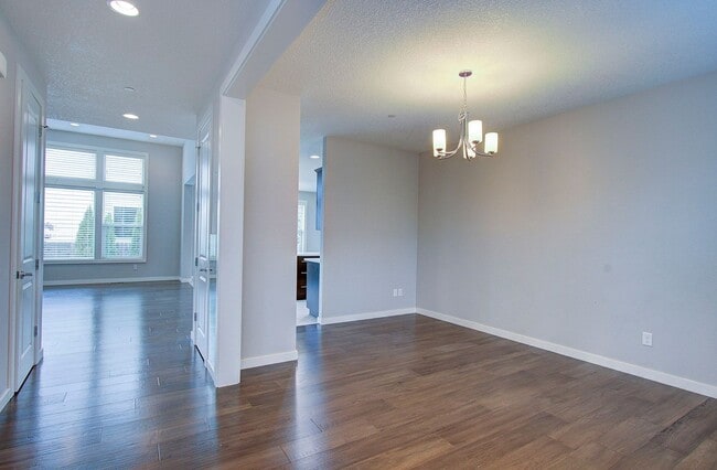 Building Photo - STUNNING CAMAS NORTH HILLS 4 BR, 3.5 BATH HOME~ CAMAS SCHOOLS~ PET FRIENDLY!