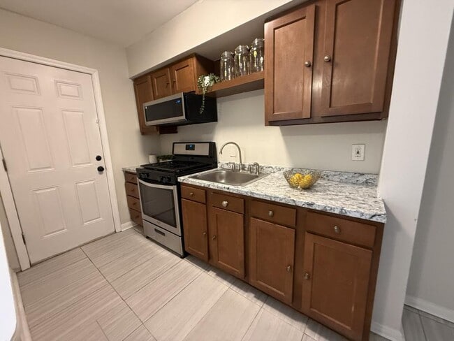 Building Photo - 2135 Koko Ln