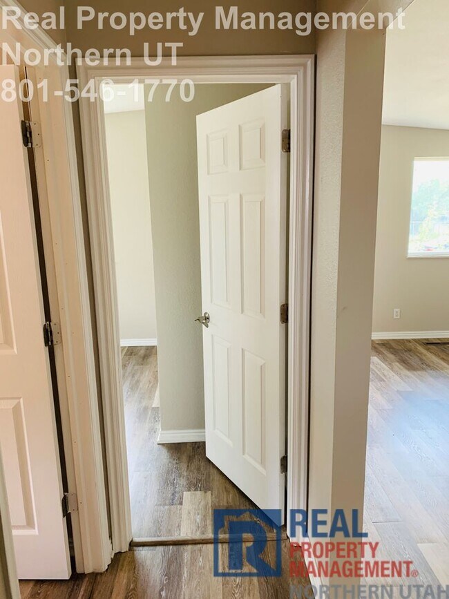 Building Photo - 3 Bed 1 Bath Ogden Home Now Available!