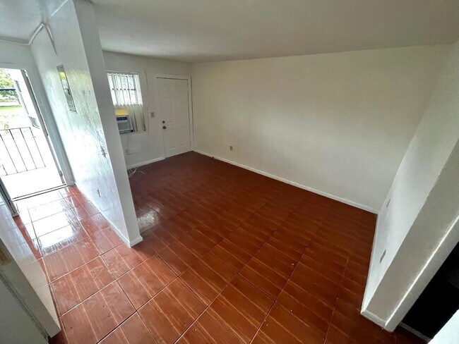 Building Photo - 3015 NW 8th Ave