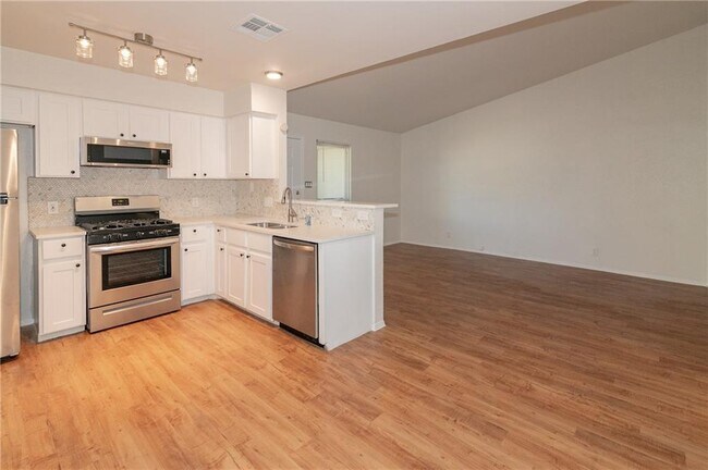 Building Photo - 10604 Lanshire Dr