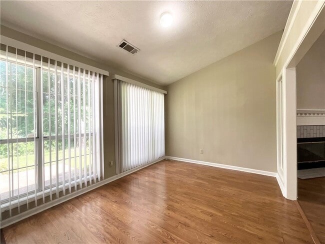 Building Photo - 3070 Bugle Dr