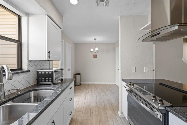 Building Photo - 8400 Jamestown Dr