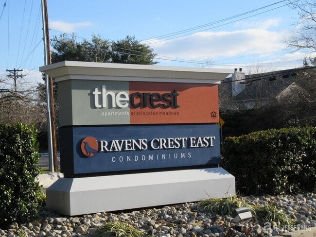 Building Photo - 1608 Ravens Crest Dr