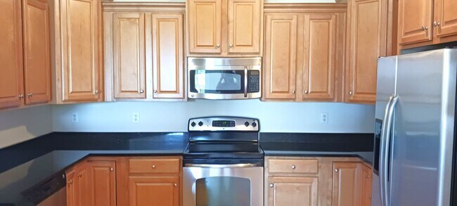 Building Photo - 2 bedroom/ 2 bathroom. Bennington on the Park