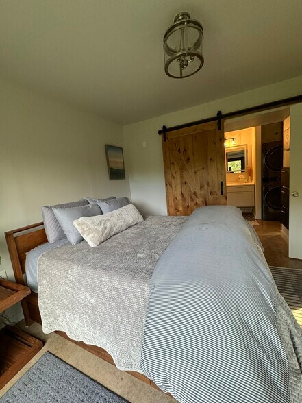 Building Photo - 50 Patchen Rd