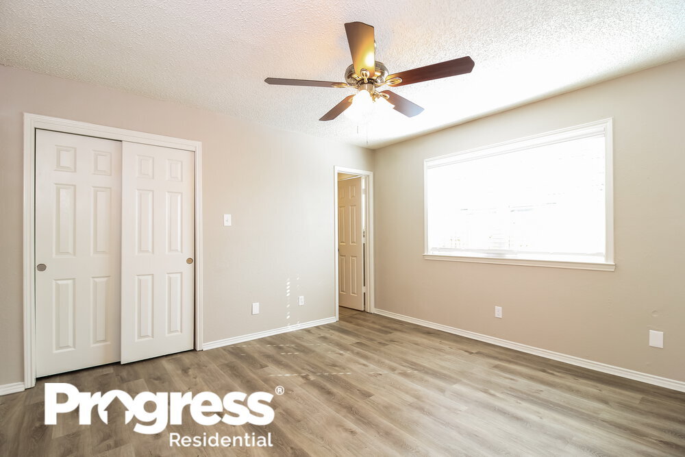 Building Photo - 409 Pace Dr