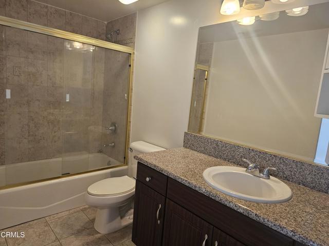 Building Photo - 2930 Fairway Ave