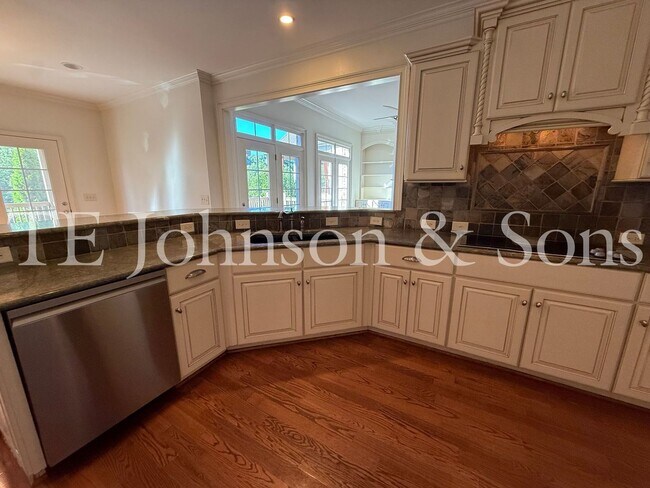 Building Photo - 5540 Brookberry Farm Rd
