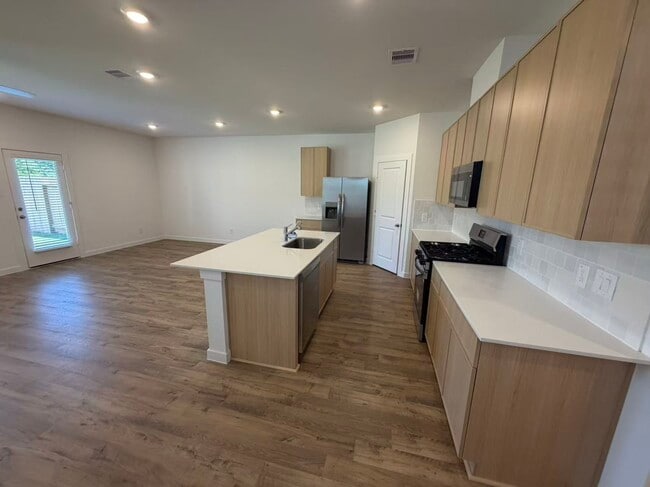 Building Photo - 28122 Meadowlark Sky Dr