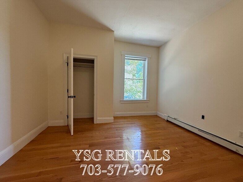 Building Photo - 17 Lambert Ave