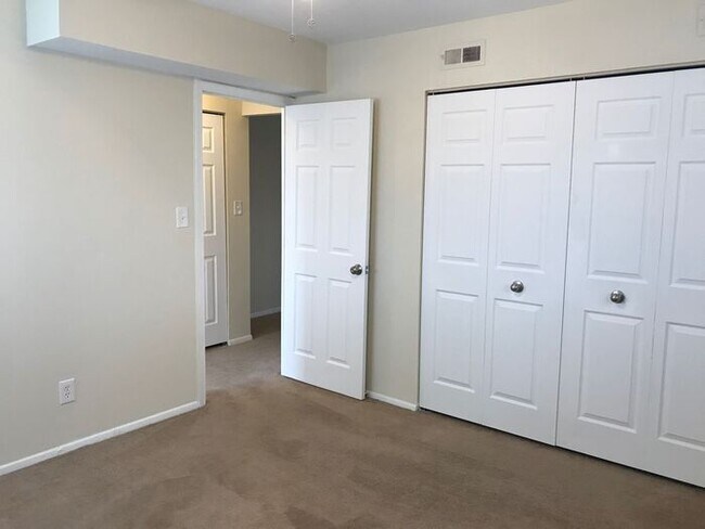 Building Photo - 13110 Puritas Ave