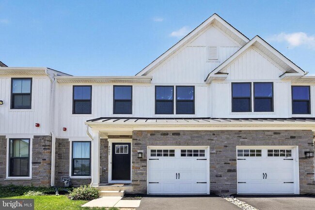 Building Photo - 8005 Milltown Cir