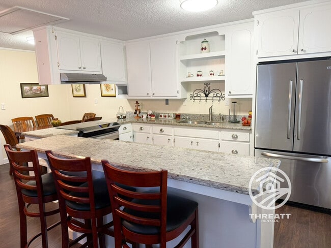 Building Photo - 1049 Long Branch Church Rd