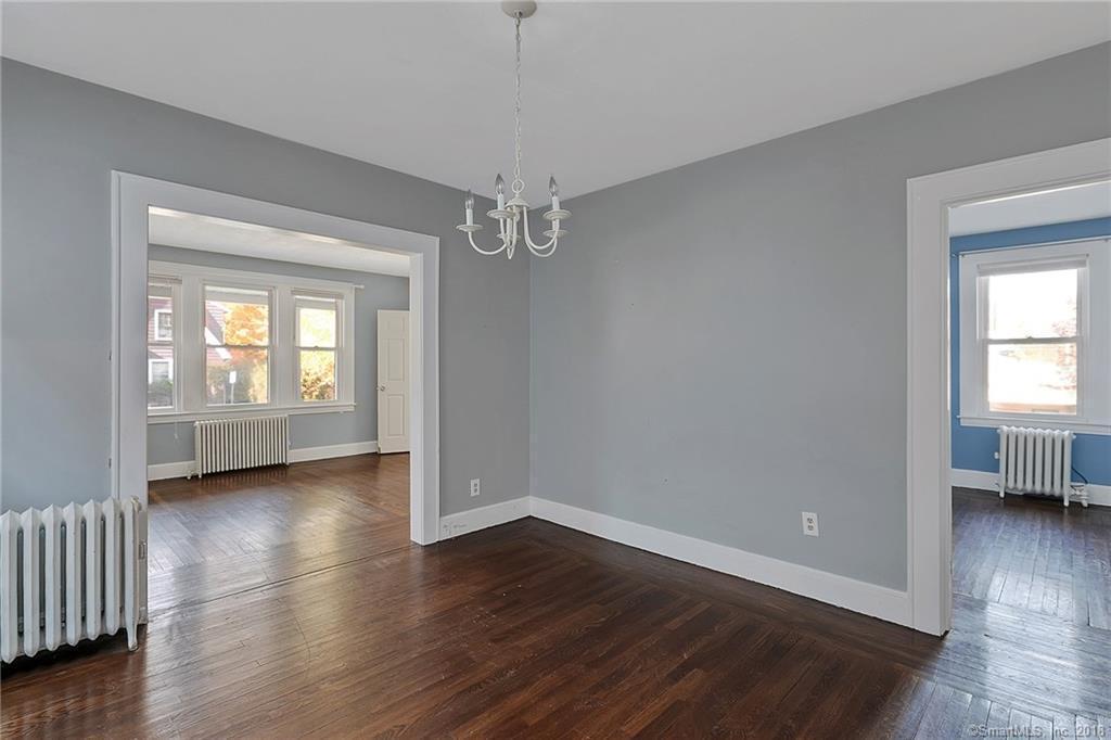 Building Photo - 107 Davis st