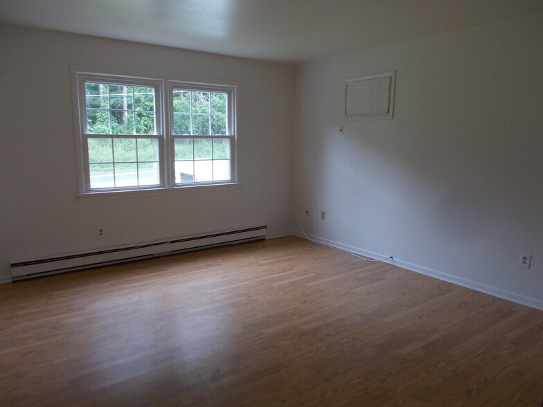 Building Photo - 11 Old Allamuchy Rd