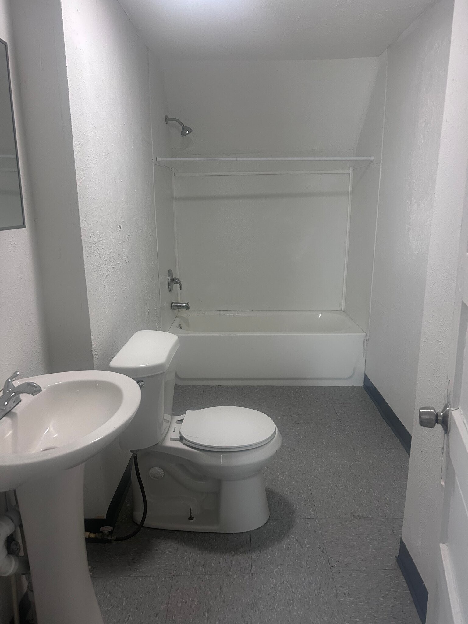 Building Photo - 2163 E 84th St