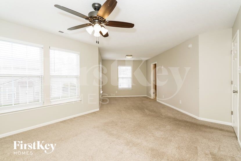 Building Photo - 6909 Maywood Cir