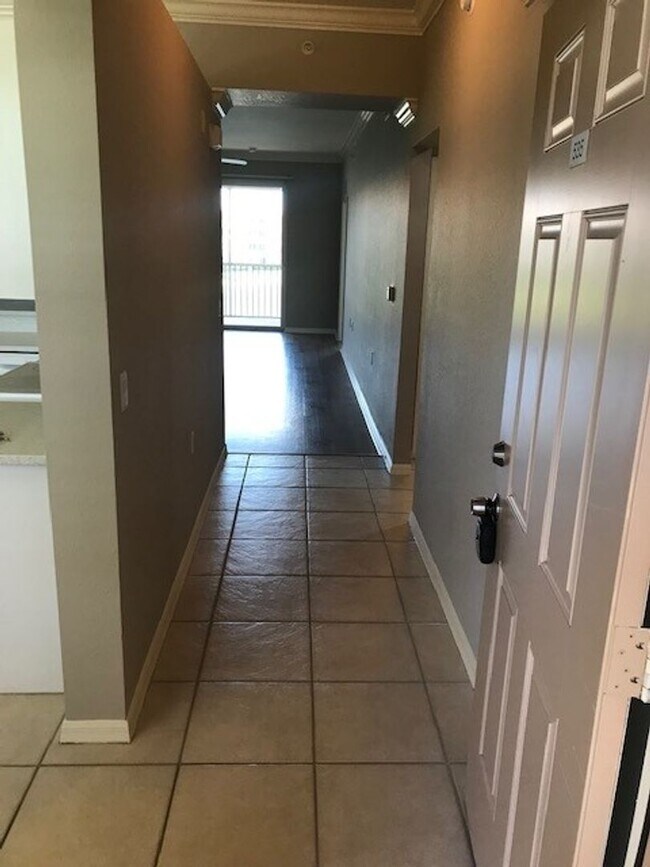 Building Photo - 8570 Kingbird Loop