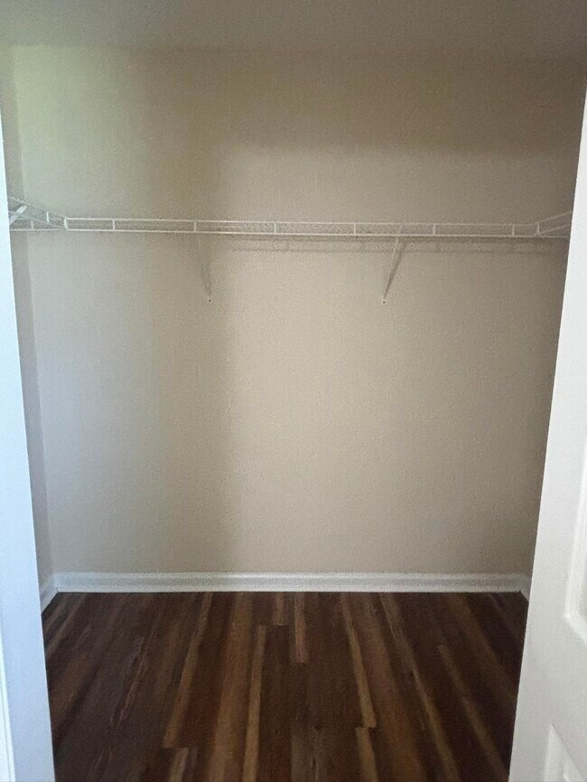 Building Photo - 4434 Gearhart Rd