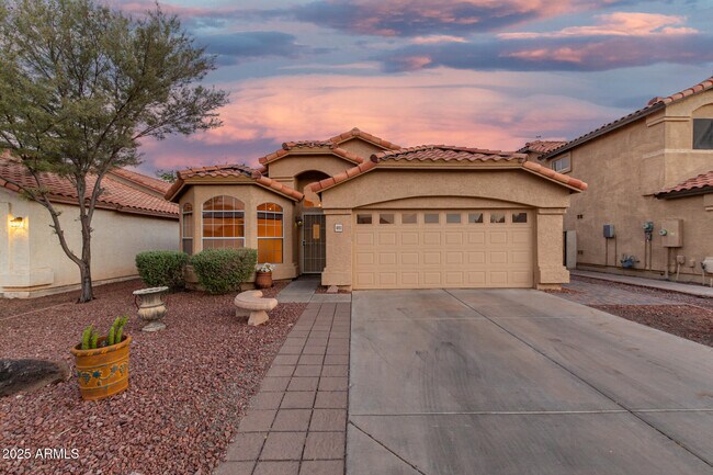 Primary Photo - 1093 W Myrna Ln
