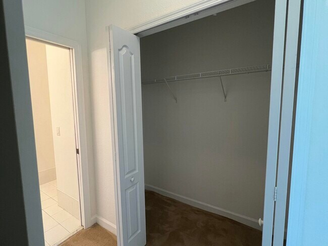 Building Photo - 150 Jacaranda Country Club Dr