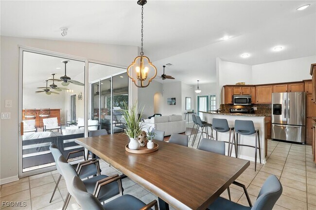 Building Photo - 3023 SW 23rd Ave