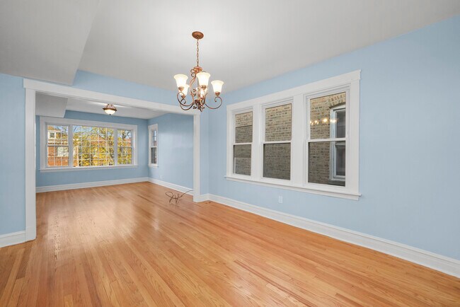 Building Photo - 4239 W Melrose St