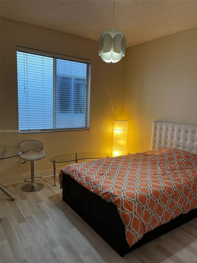 Primary Photo - 19353 SW 60th Ct