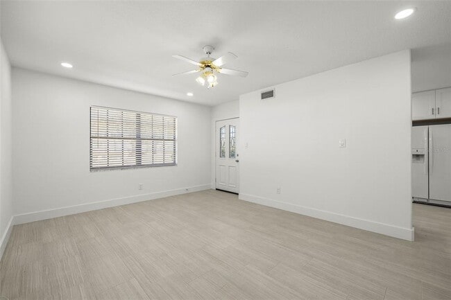 Building Photo - 3114 W Tampa Bay Blvd