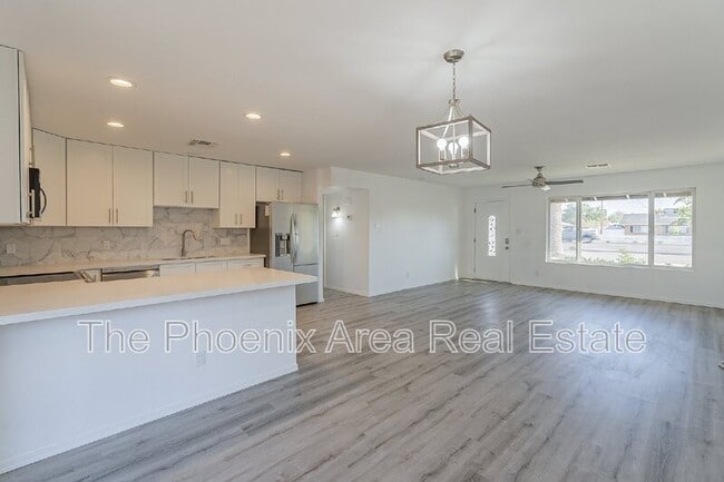 Building Photo - 8532 E Chaparral Rd