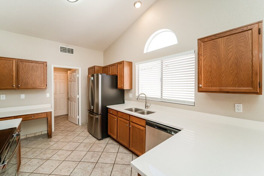 Building Photo - 3674 W Thundercloud Loop