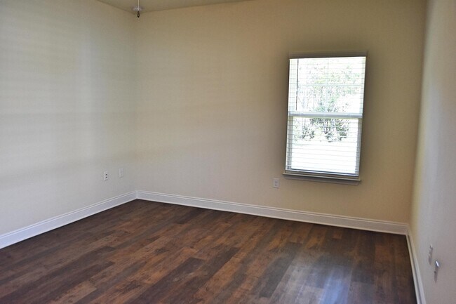 Building Photo - 211 Brandywine Rd