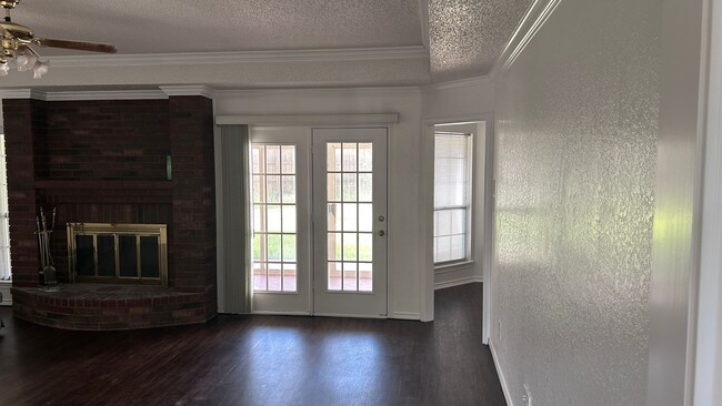 Building Photo - 1020 Baldwin Dr