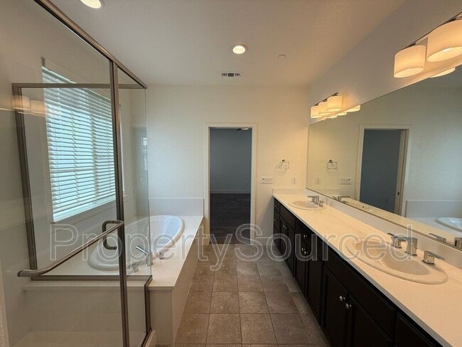 Building Photo - 288 Hopkins Ct