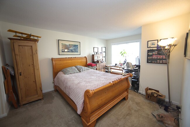 Building Photo - 2 Bedroom Condo in The Reserve at Bishops ...