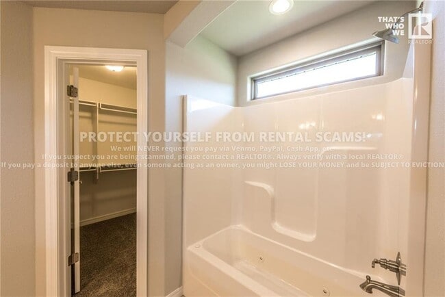 Building Photo - 124 N Benchmark Ln
