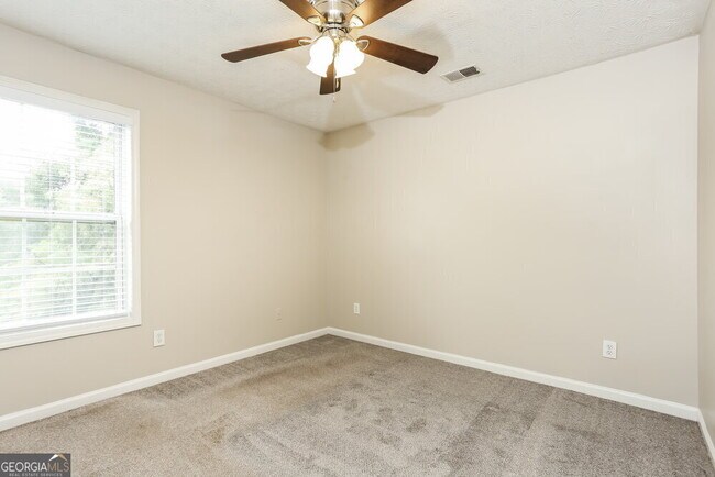 Building Photo - 1015 Maple Leaf Dr