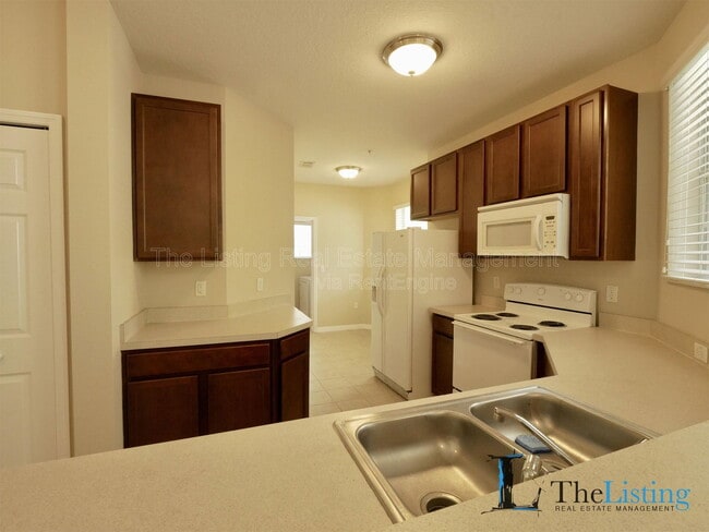 Building Photo - 10403 Regent Square Dr