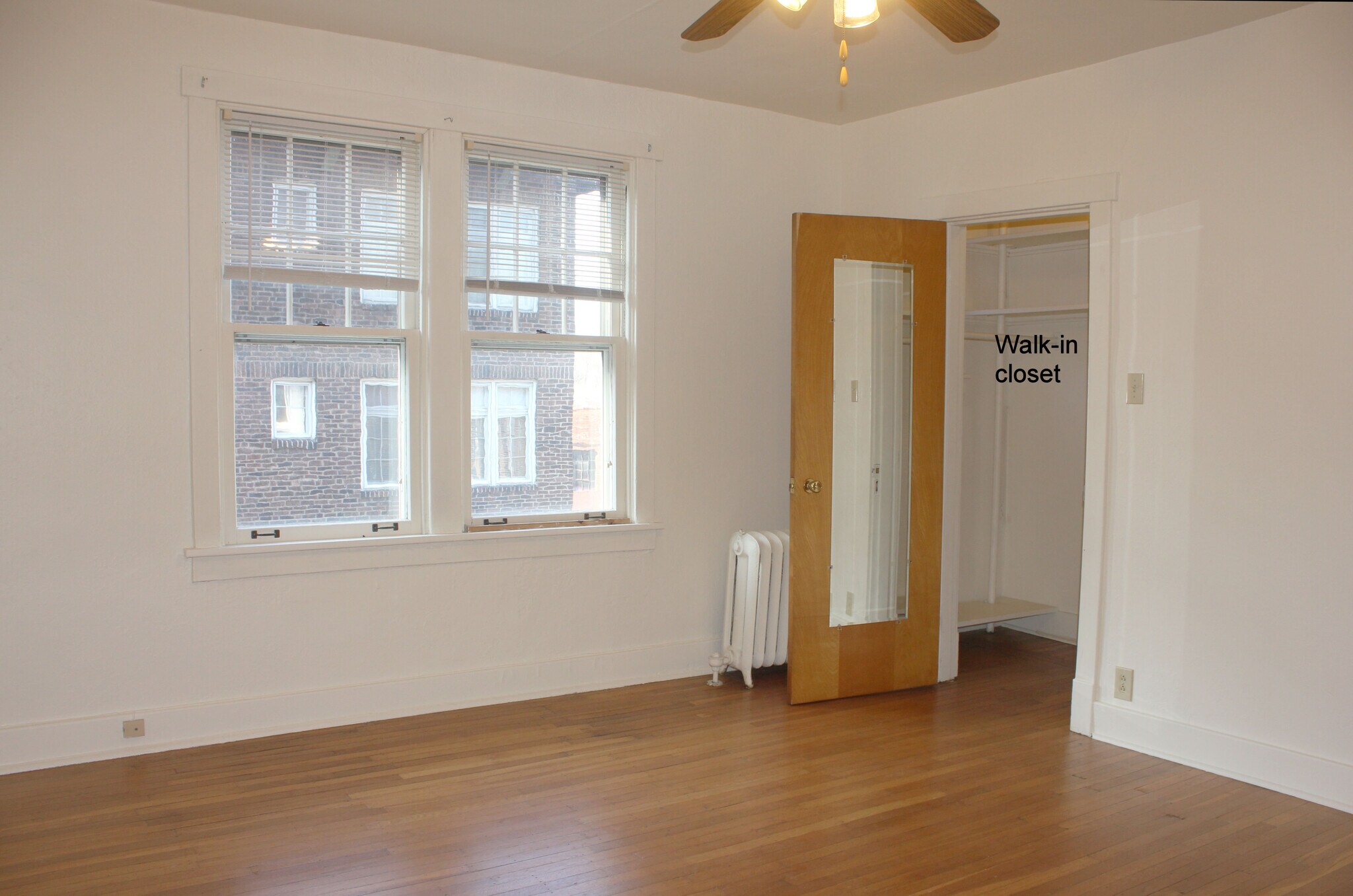 MBR and walk-in closet - 5840 Alderson St
