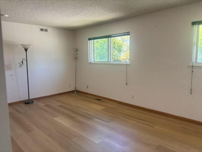Building Photo - 2844 Parkrow Ln