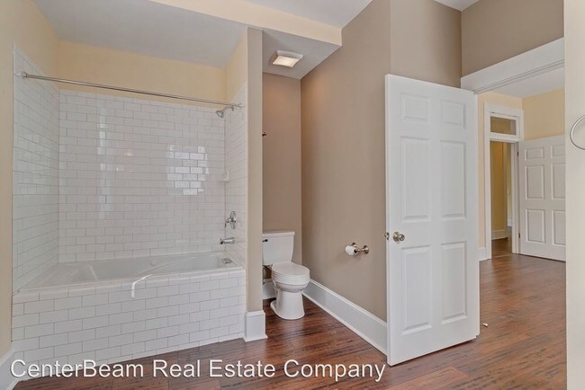 Building Photo - 2 br, 2 bath House - 40 E 3rd Street