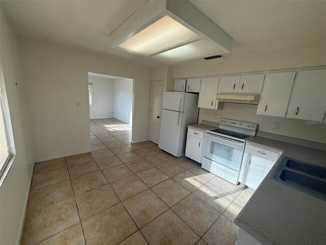 Building Photo - 11351 Poplin Ave