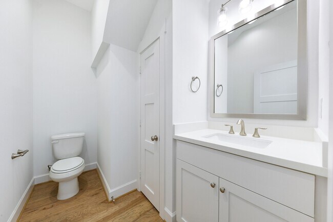 Building Photo - 1127 E 23rd St