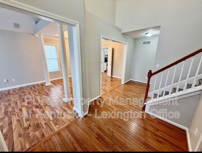 Building Photo - 552 Forest Hill Dr