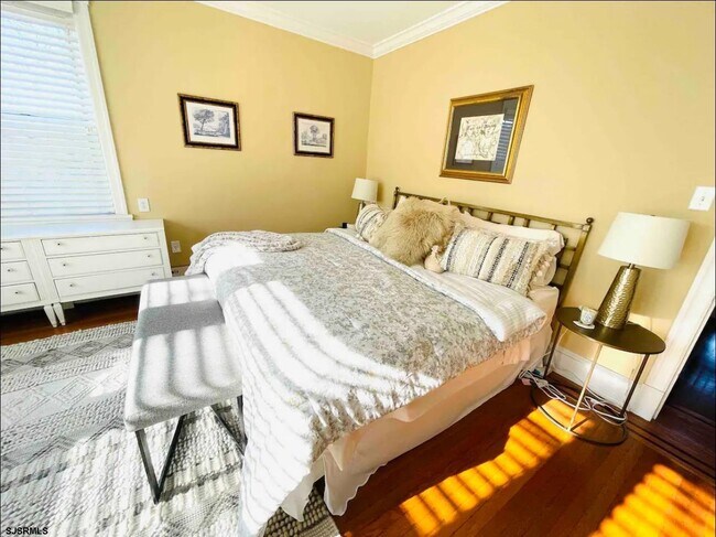 Building Photo - 1 S Bartram Ave